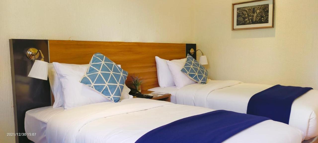 Chateau Bleu Resort Calamba  Ngoại thất bức ảnh